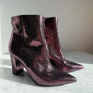 Marc Fisher Glam Metallic Violet Snakeskin Ankle Boots – Size 5.5